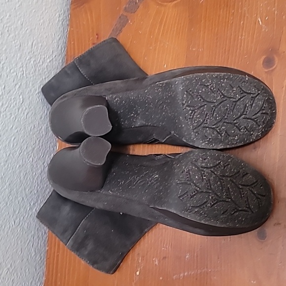 NAYA BREEZE WOMEN'S GRAY SUEDE LEATHER ANKLE BOOTS SIZE 7 - Picture 7 of 10